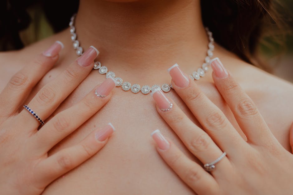 The Luxury Press-On Guide — homepage card